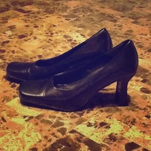 NINE WEST BLACK HEELS/PUMPS SIZE 6.5