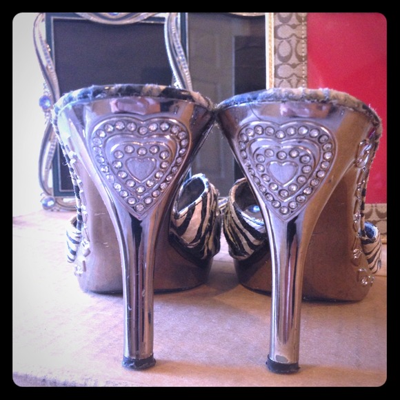 💖Heart Encrusted Heel Heels💖 💎REDUCED💎