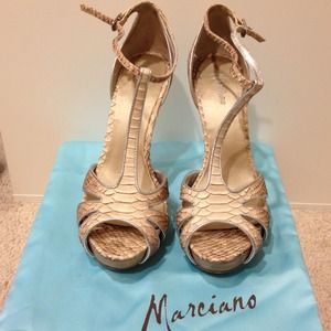 Marciano shoes