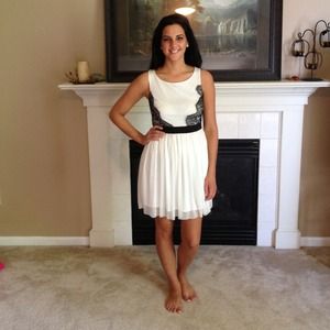 🚫SOLD🚫Beautiful white and black dress