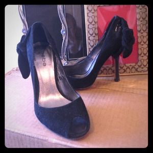 🎀BEBE🎀Peep Toe👣Black Suede💥bundle for 10 off🎉