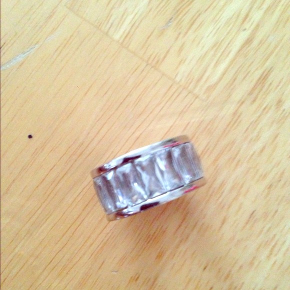 Michael kors crystal barrel ring size 6