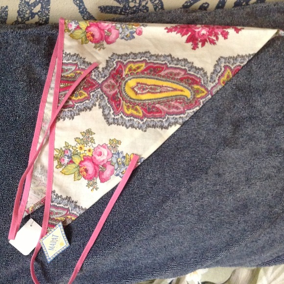 Head scarf from France😃😃 - Picture 2 of 3