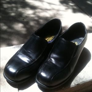 Isabella shoes for crews, restaurant safe