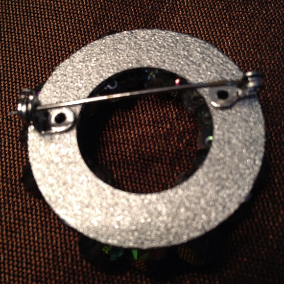 ❌SOLD❌in bundle 🈳 Crystal Prism Brooch - Picture 3 of 4