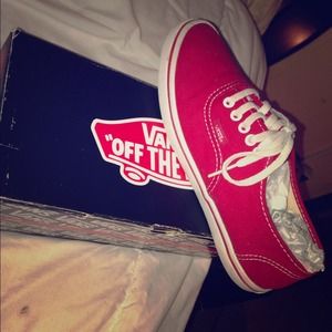 Got my Vans on but they look like sneakers 😵😶