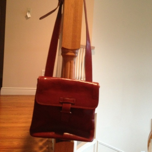Genuine Italian leather crossover bag
