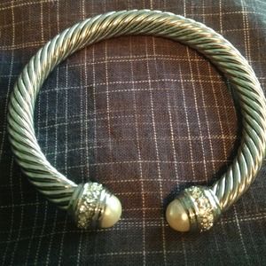 Lovely silver colored bracelet!