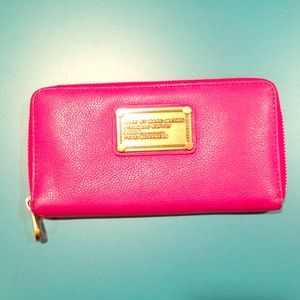 SOLD❌❌ Marc by Marc Jacobs Berry Wallet