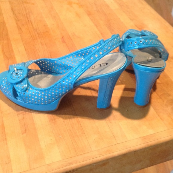 KICK UP THOSE BABY BLUES 💙