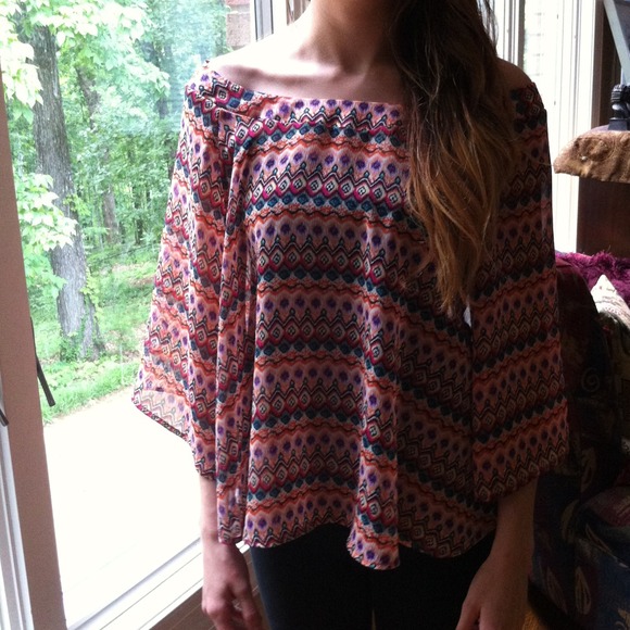 💝SOLD💝Tribal Print Chiffon Blouse - Picture 2 of 2