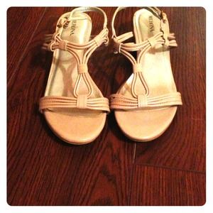 Nude wedge 🎀REDUCED PRICE🎀