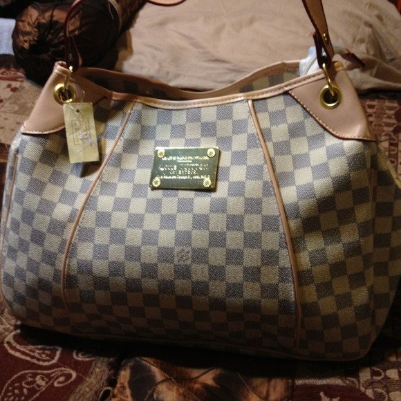 White checkered Louis Vuotton!❤