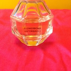 Viktor Rolf flower bomb mini