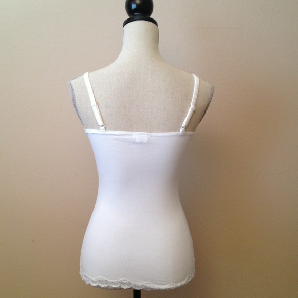 🚫SOLD IN BUNDLE🚫 Lace Trim Cami with Padding - Picture 2 of 3