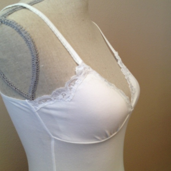🚫SOLD IN BUNDLE🚫 Lace Trim Cami with Padding - Picture 3 of 3