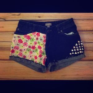 Floral studded jean shorts size 2!