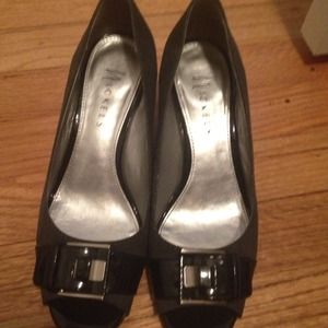 6 1/2 grey and black wedge