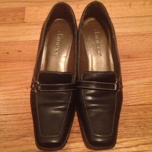 Size 7 cute black wide heeled shoe