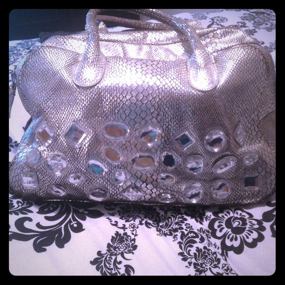 ✨SOLD Silver snakeskin purse with gems 💎💎