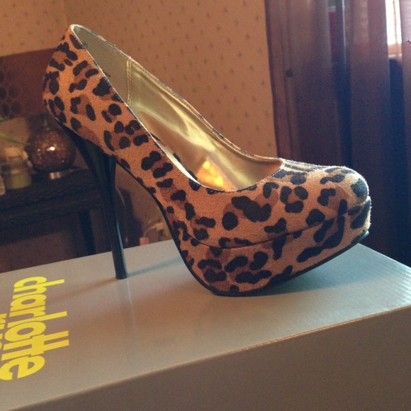 Leopard heel
