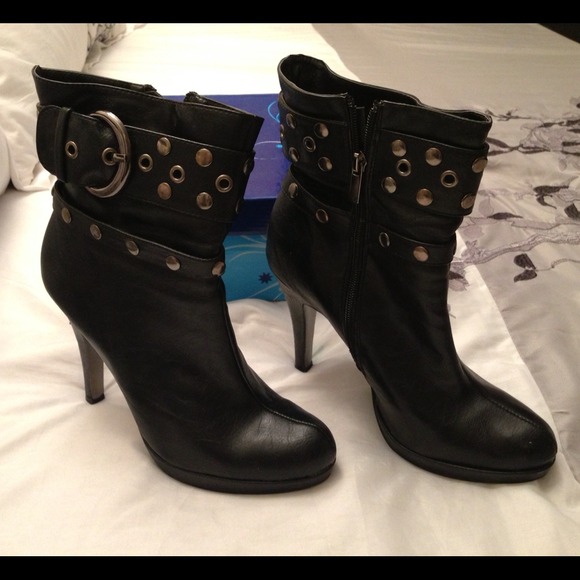 💸REDUCED💸Ankle high black boots - Picture 2 of 4