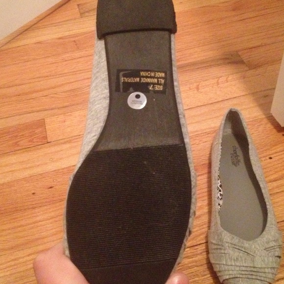 ✅✅✅REDUCED!!✅✅✅NEVER WORN GREY FLATS - Picture 2 of 2