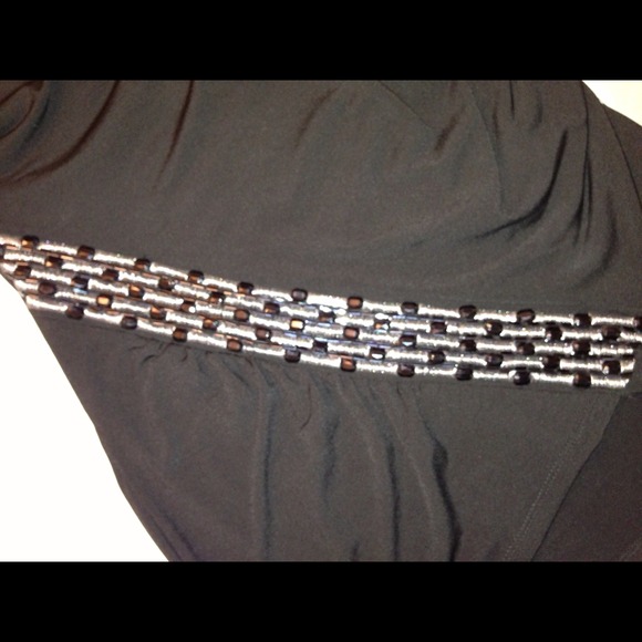 💗One sided sleeve black blouse💗 - Picture 3 of 3