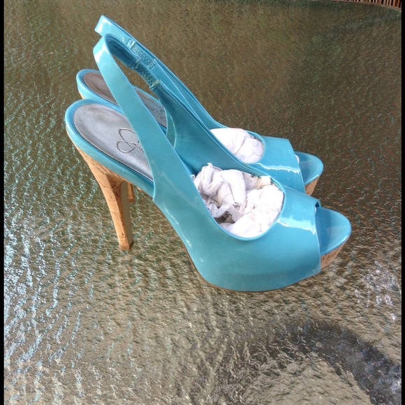 💥💥SOLD💥💥Jessica Simpson peep toe platform  6B
