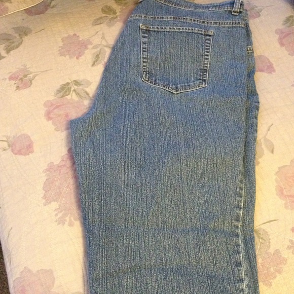 Gloria Vanderbilt Jeans. 18 w