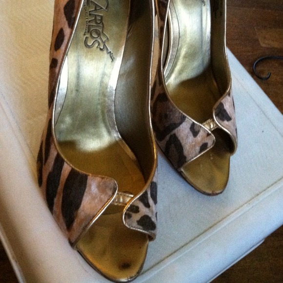 JUST REDICED!!! used shoe still in good condition.