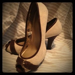 Ladies heels size 8.5