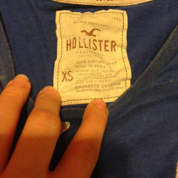 Hollister top - Picture 2 of 3