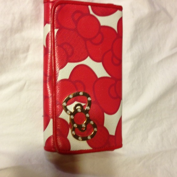 Hello Kitty wallet bow design 35th anniversary