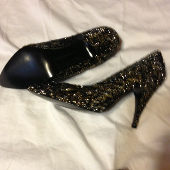 Sold - Picture 3 of 4