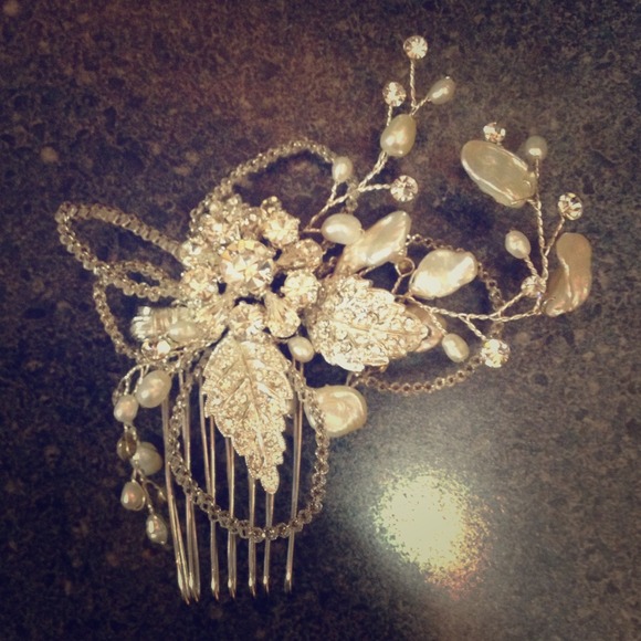 Gorgeous hair pendant.