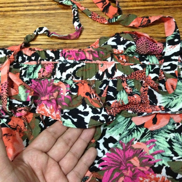 ⛔⛔SOLD⛔⛔ H&M Floral Romper - Picture 2 of 2