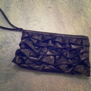 🚨Reduced🚨 Black clutch/wristlet