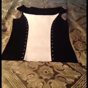 Pretty Black and White sleeveless sweater