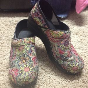 Sanita clogs