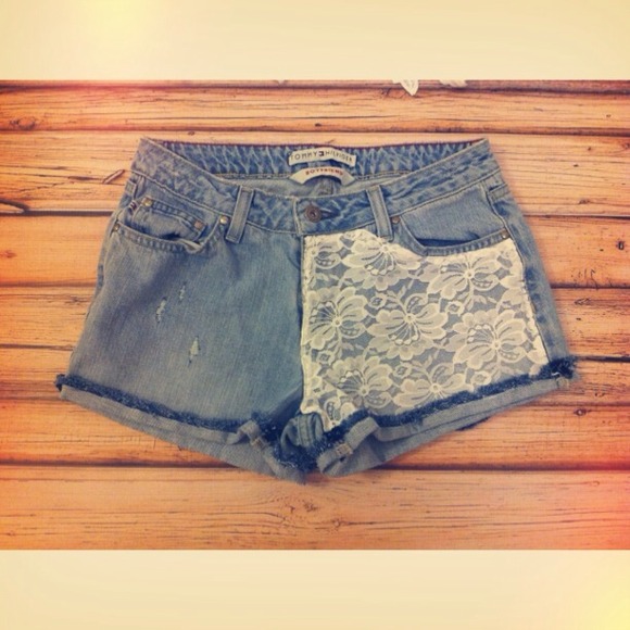 GORGEOUS Lace high-waisted jean shorts!