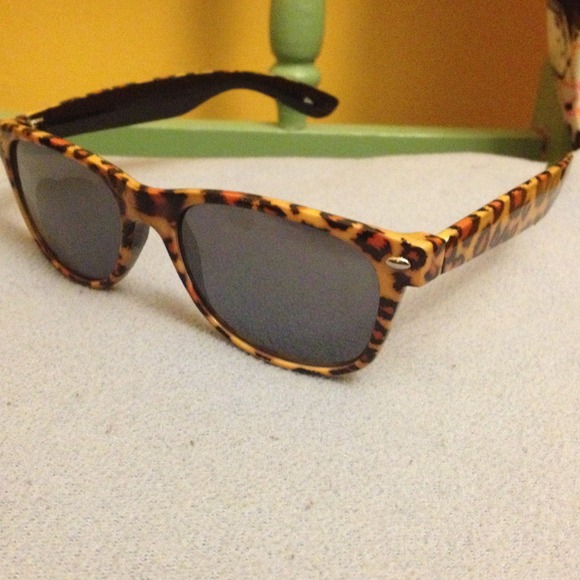Cheetah print sunglasses leopard
