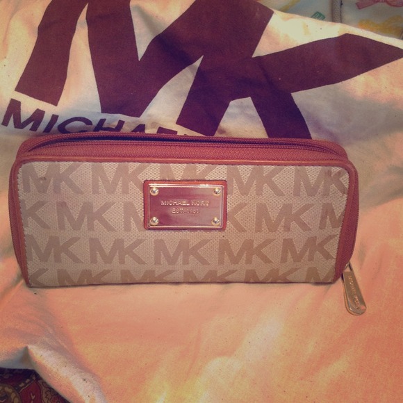 Authentic MK wallet