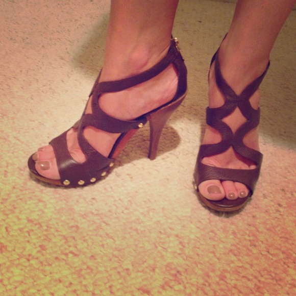 RESERVED Michael Kors leather heels w/ gold detail