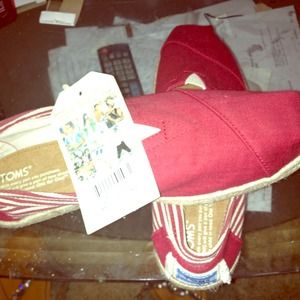 8.5 TOMS RED WITH RED/WHITE STRIPES