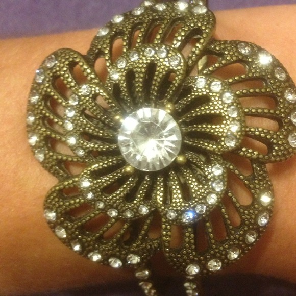 Flower crystal bracelet