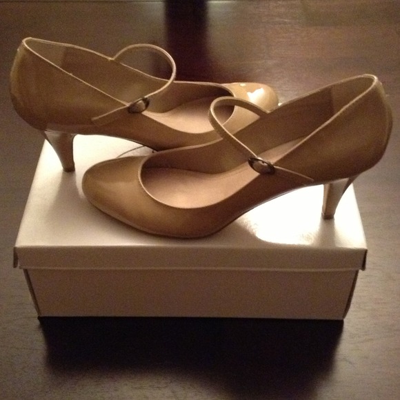 🚫 SOLD in bundle🚫 Patent Leather Pump - Picture 3 of 4