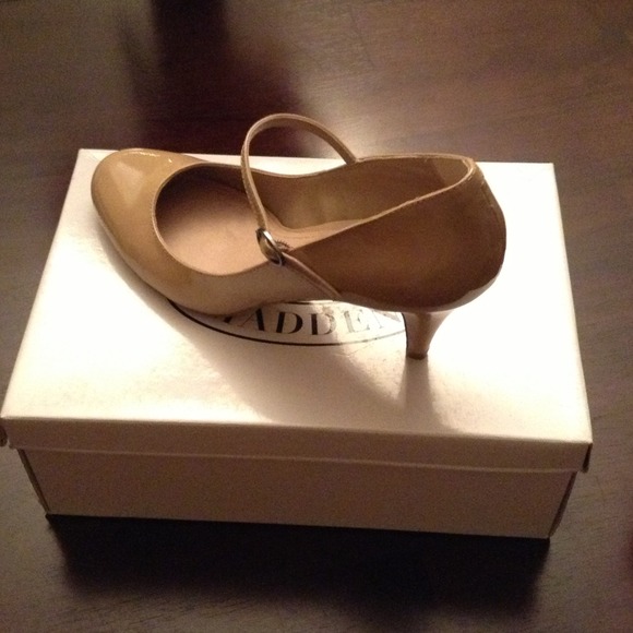 🚫 SOLD in bundle🚫 Patent Leather Pump - Picture 4 of 4