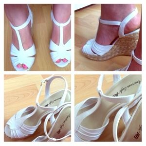 American Eagle White Wedges