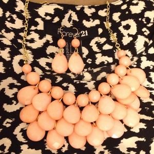 ✨✨✨SALE✨✨✨Teardrop Statement Necklace Set